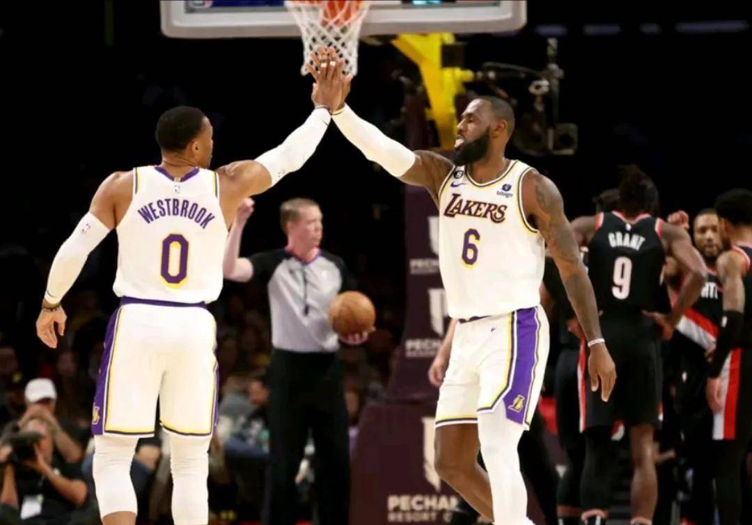 世界杯皇冠足球平台_FIBA恶搞梅罗合照遭足球粉讨伐世界杯皇冠足球平台,梅罗=乔詹命题单纯蹭热度惹争议