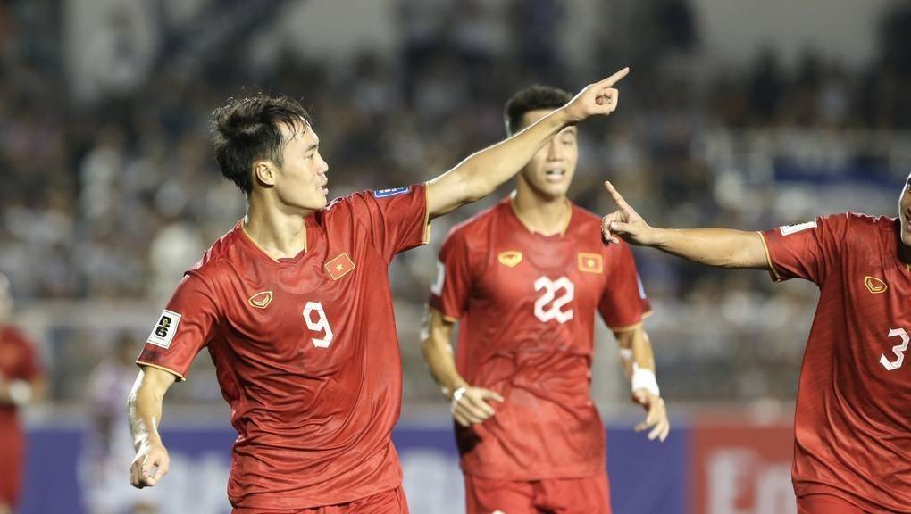 皇冠信用网登2登3_越南队狂胜皇冠信用网登2登3,3分登榜首,创历史!