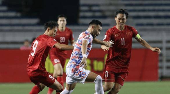 皇冠信用网登2登3_越南队狂胜皇冠信用网登2登3,3分登榜首,创历史!