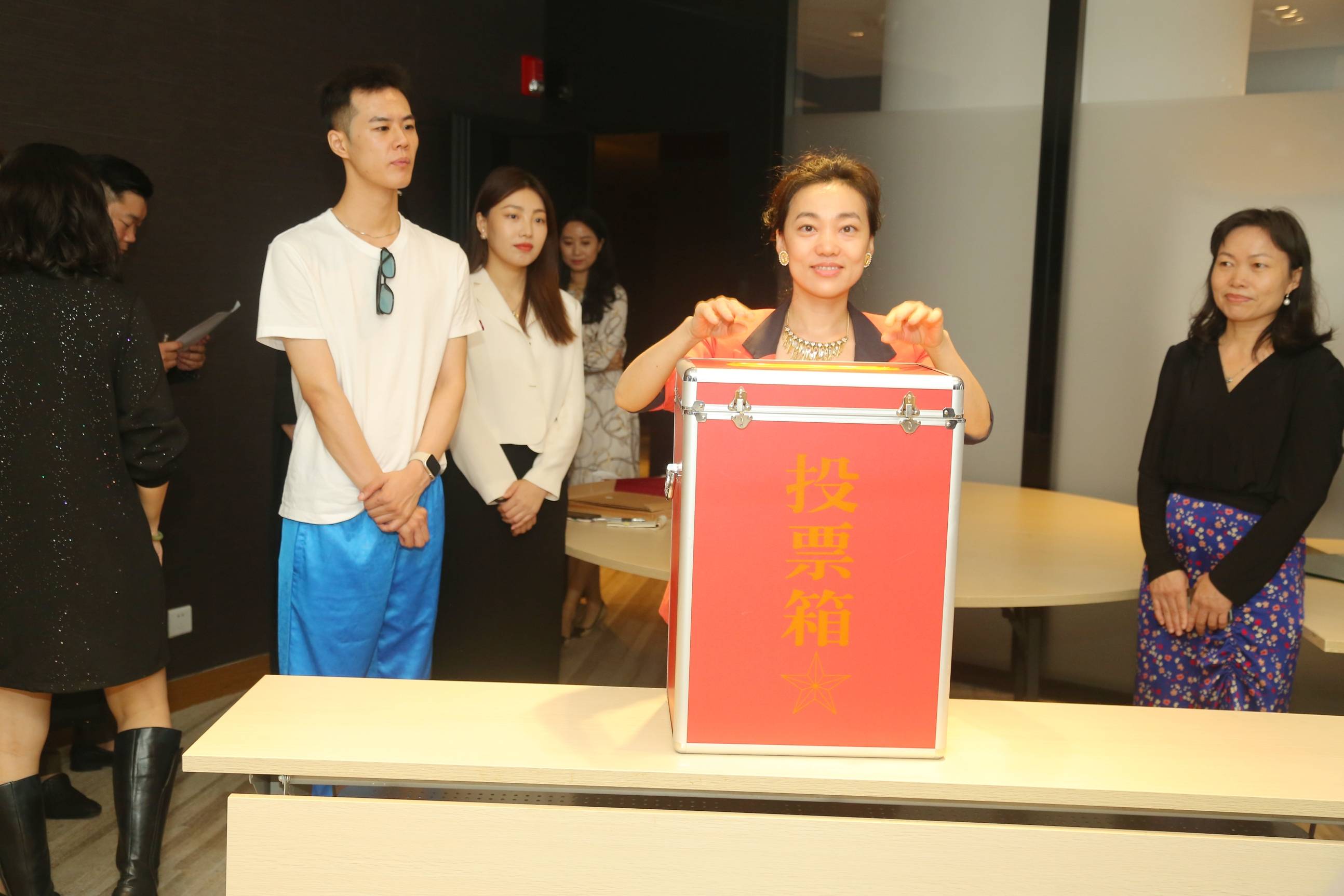 新2会员_三亚市音乐家协会召开第二次会员代表大会新2会员,曾丽君当选为新一任协会主席