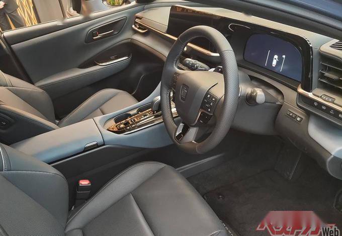 皇冠体育平台_丰田皇冠全新SUV到店实拍皇冠体育平台!国产与汉兰达同平台打造