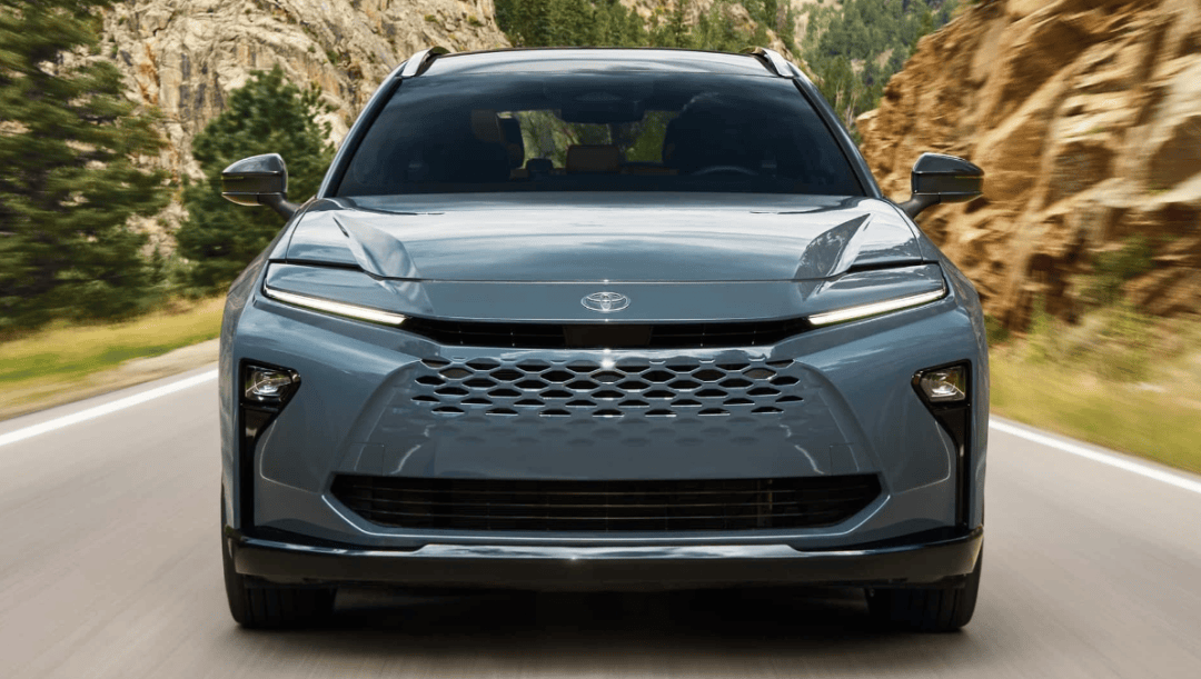 皇冠体育平台_汉兰达同平台打造皇冠体育平台,内饰更有档次,皇冠全新SUV或10月引进