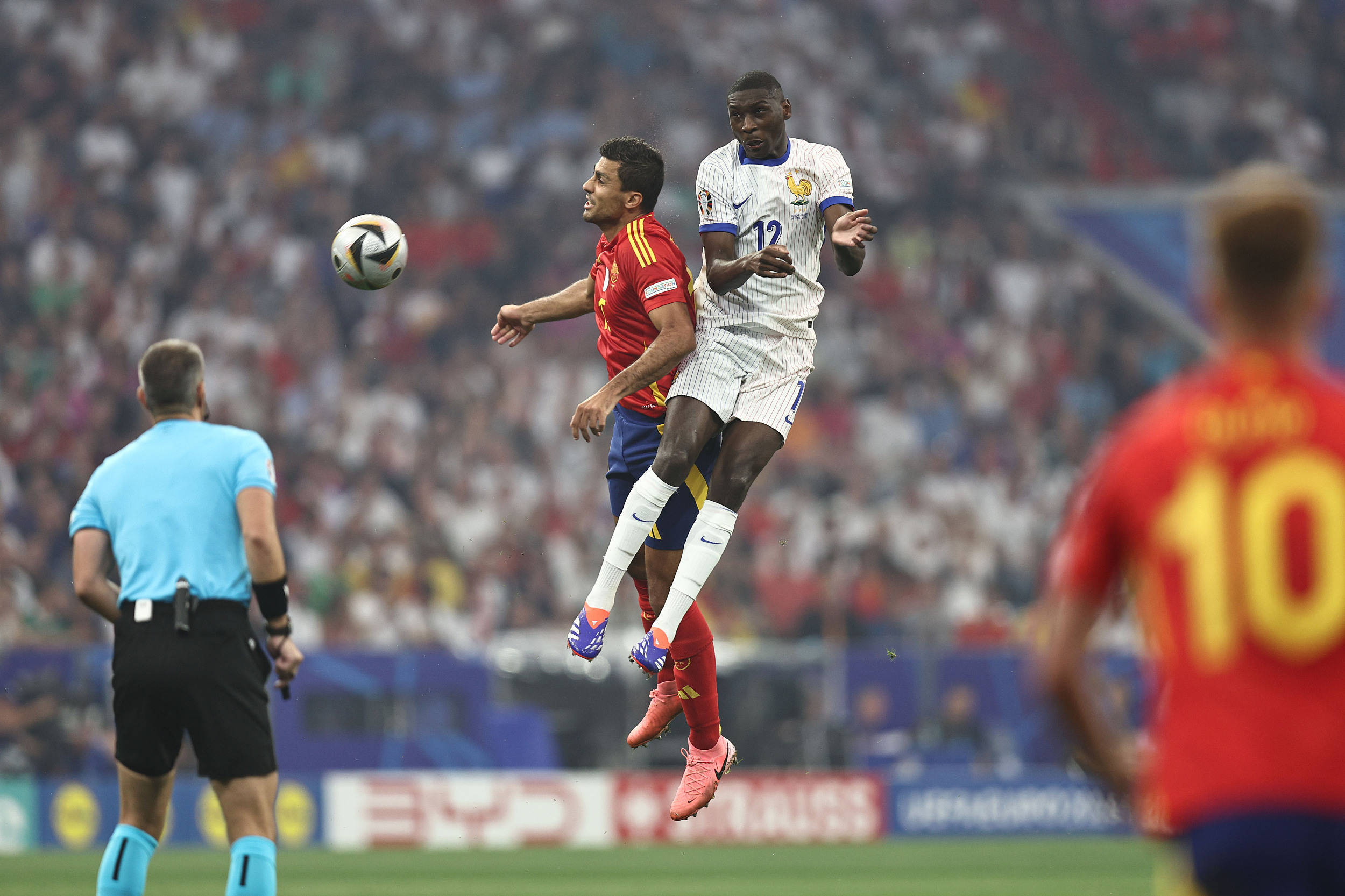 西班牙2:1法国_早安·世界|西班牙2-1逆转法国挺进欧洲杯决赛