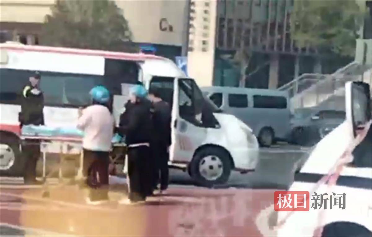 皇冠信用盘押金多少_长沙一车辆连撞十多名行人?警方:共造成4人受伤皇冠信用盘押金多少,均在接受治疗