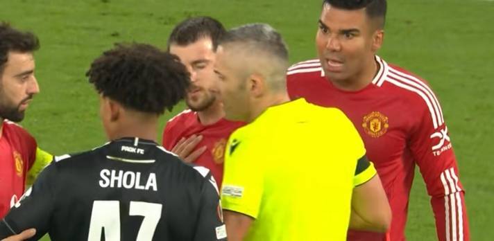 皇冠信用網代理申条件_怒了🤬曼联青训肖雷蒂雷铲翻卡塞米罗皇冠信用網代理申条件,胖虎劈头盖脸一顿输出