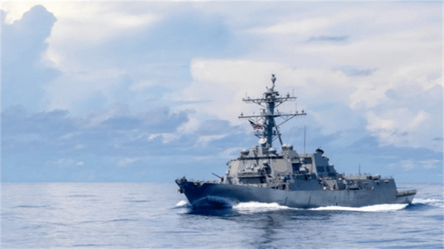 皇冠信用网代理_美航母又被打了!2艘驱逐舰见势不妙皇冠信用网代理,直接躲中国海军编队中