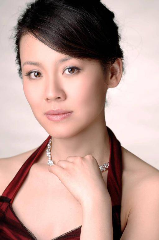 皇冠信用网会员注册_她本是阔太太皇冠信用网会员注册,被导演喊来临时救场,却意外走红,50岁片约不断