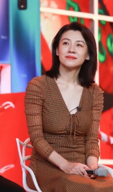 皇冠信用网会员注册_她本是阔太太皇冠信用网会员注册,被导演喊来临时救场,却意外走红,50岁片约不断