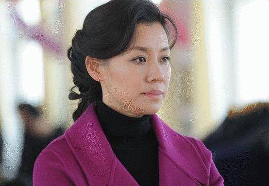 皇冠信用网会员注册_她本是阔太太皇冠信用网会员注册,被导演喊来临时救场,却意外走红,50岁片约不断