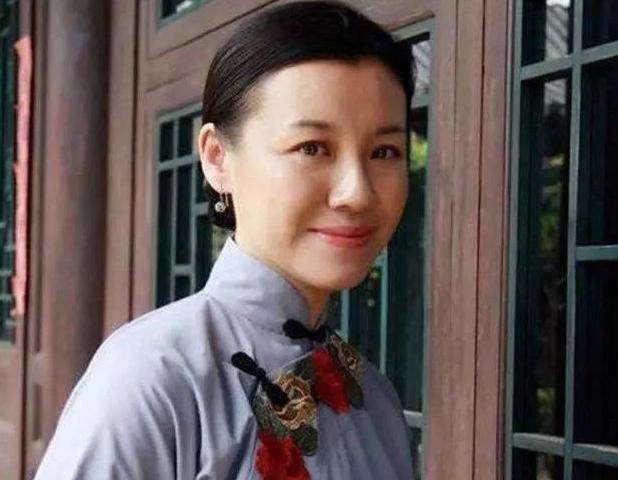 皇冠信用网会员注册_她本是阔太太皇冠信用网会员注册,被导演喊来临时救场,却意外走红,50岁片约不断