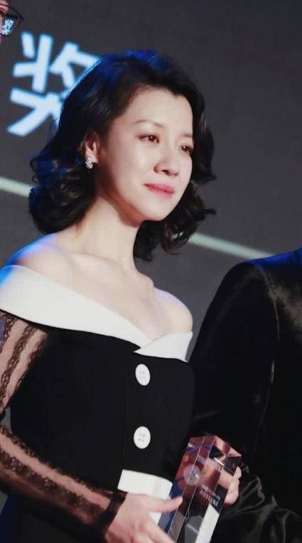 皇冠信用网会员注册_她本是阔太太皇冠信用网会员注册,被导演喊来临时救场,却意外走红,50岁片约不断