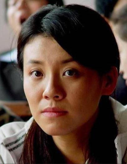 皇冠信用网会员注册_她本是阔太太皇冠信用网会员注册,被导演喊来临时救场,却意外走红,50岁片约不断