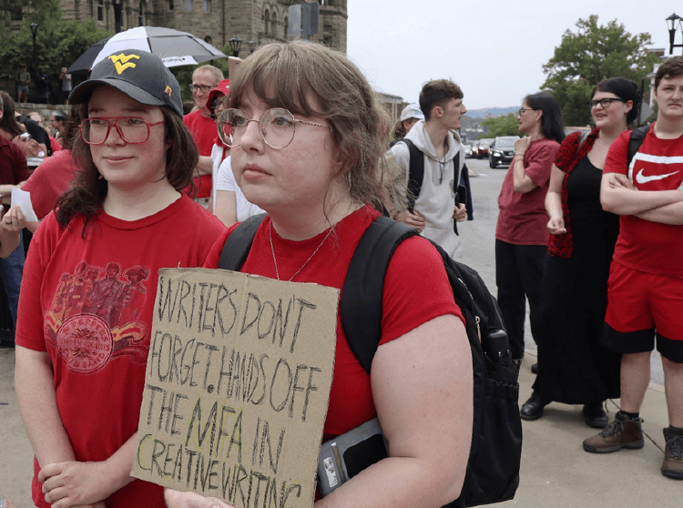 皇冠信用网会员注册_全球文科倒闭潮皇冠信用网会员注册,来了