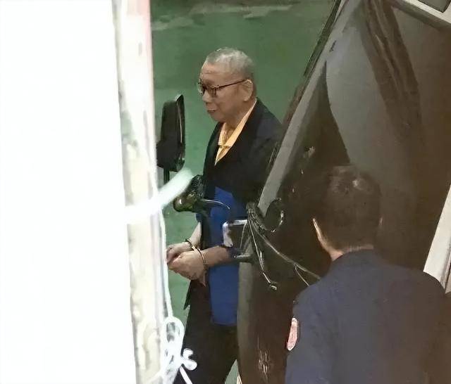 皇冠官网_检察官呛柯文哲“你不是智商157皇冠官网?”黄国昌怒轰台湾司法堕落