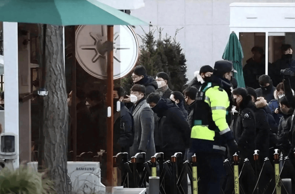 西班牙冠軍_韩国政坛一夜大乱!150人冲进总统府西班牙冠軍,尹锡悦组织一万支持者拒捕