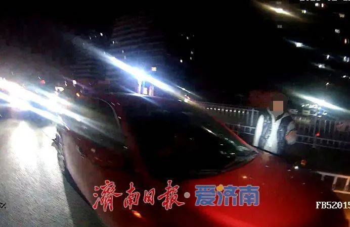 皇冠信用在线开户_事发济南皇冠信用在线开户,交警:行人全责!司机无责!