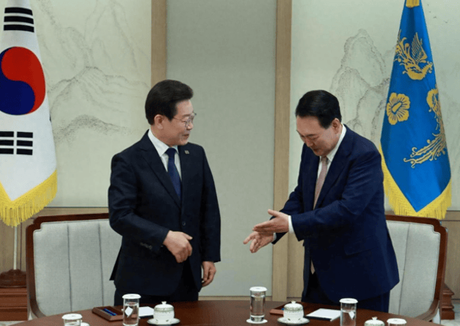 皇冠信用网会员账号
_韩国传出爆炸性消息皇冠信用网会员账号
,尹锡悦提前下台,已经成为定局?情况不简单