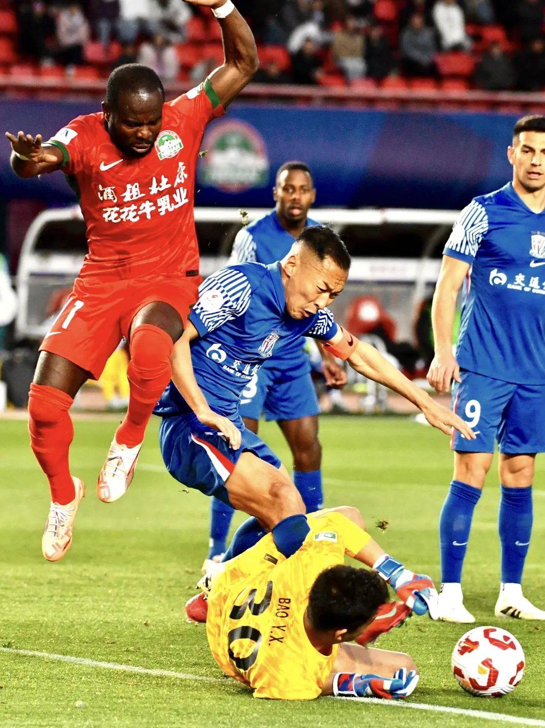 皇冠信用網代理如何注册
_先进一球惨被逆转 1:3负于申花 南基一主场首战即闻“下课”声