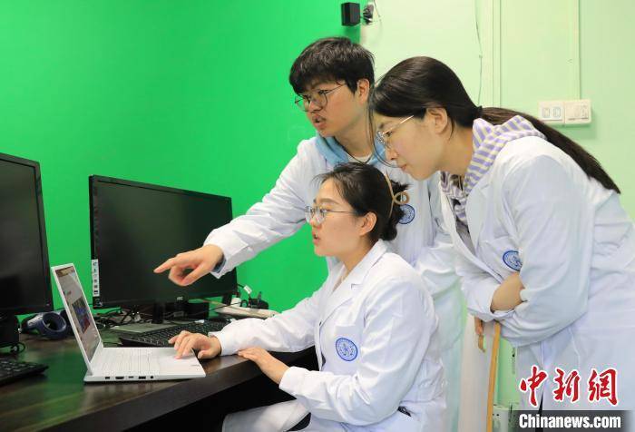 布鲁克林篮网_四川大学师生利用生成式AI技术为205名烈士复原容貌