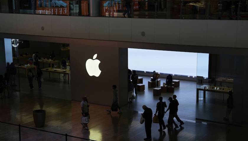 阿美尼亚超级联赛
_面对145%的关税阿美尼亚超级联赛
, 最焦心的是苹果和沃尔玛的CEO