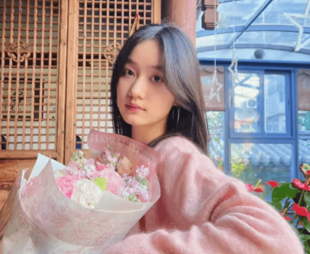 怎么申请皇冠信用網
_48岁赵薇“女儿”被全网“禁止整容”怎么申请皇冠信用網
,如今17岁变化太大,不敢认