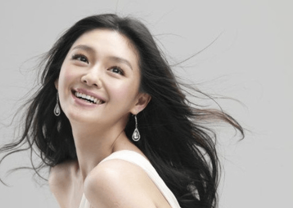 挪威超级联赛_S妈回应汪小菲带孩子定居上海挪威超级联赛,仅仅说了16个字,直言未收到相关信息