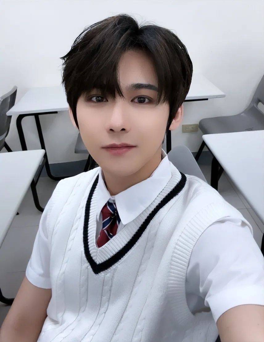 皇冠信用网登1
_突传讣告!31岁男星黄正杰去世皇冠信用网登1
,两天前还曾录制跳舞视频,母亲透露死因及遗言