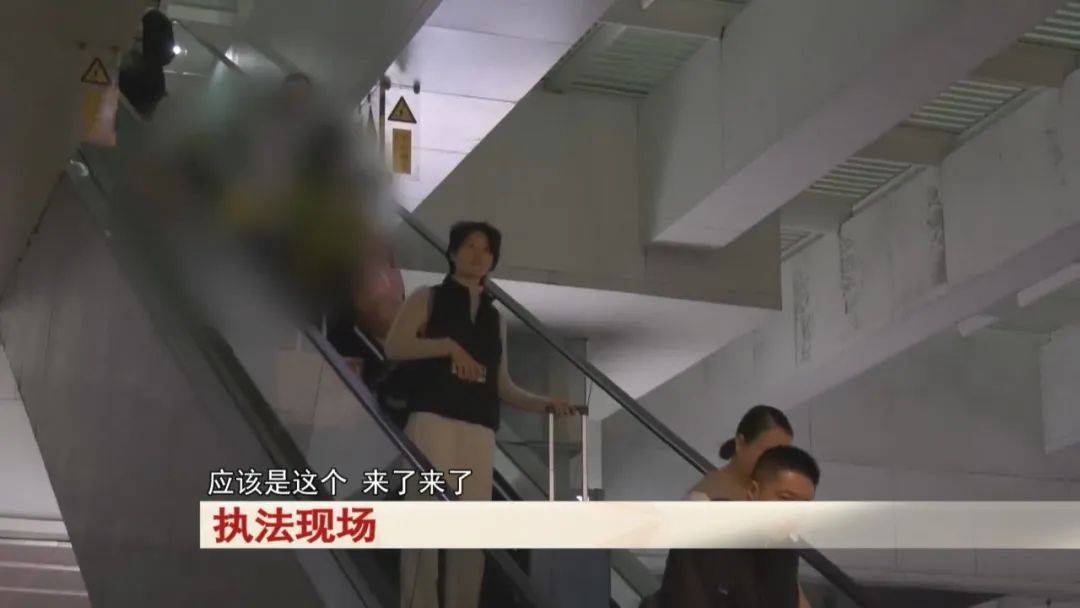 皇冠信用网代理
_“老赖”车站被抓皇冠信用网代理
,竟质问法官:为何不抓我妈 !