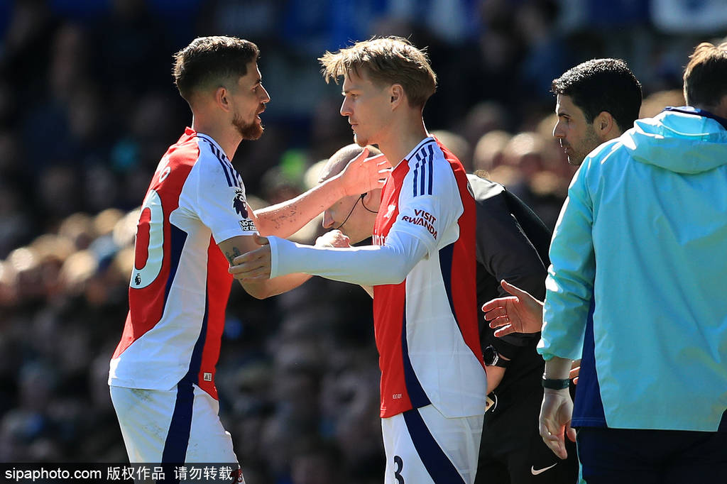 皇冠信用网在线申请
_15岁天才少年能否撼动队长地位皇冠信用网在线申请
？阿尔特塔透露未来计划