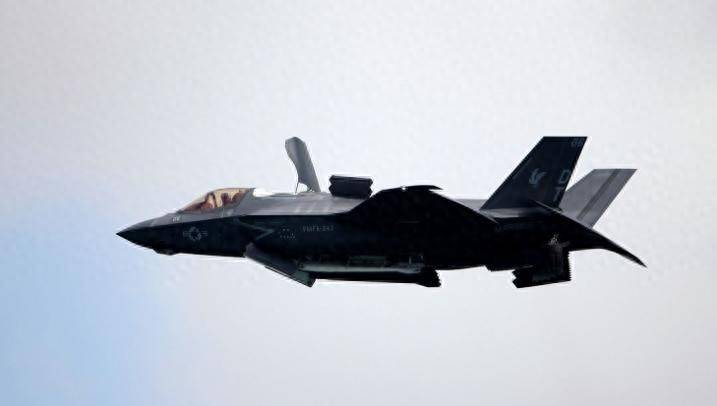 皇冠信用網足球代理
_美媒爆:美国数架F-16战机和一架F-35战机曾险些被胡塞武装击中