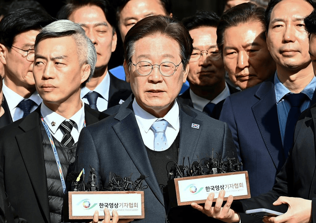 hga030官方网址
_“总统下台”响彻全球hga030官方网址
!中国使馆突遭冲击!意想不到的事发生了