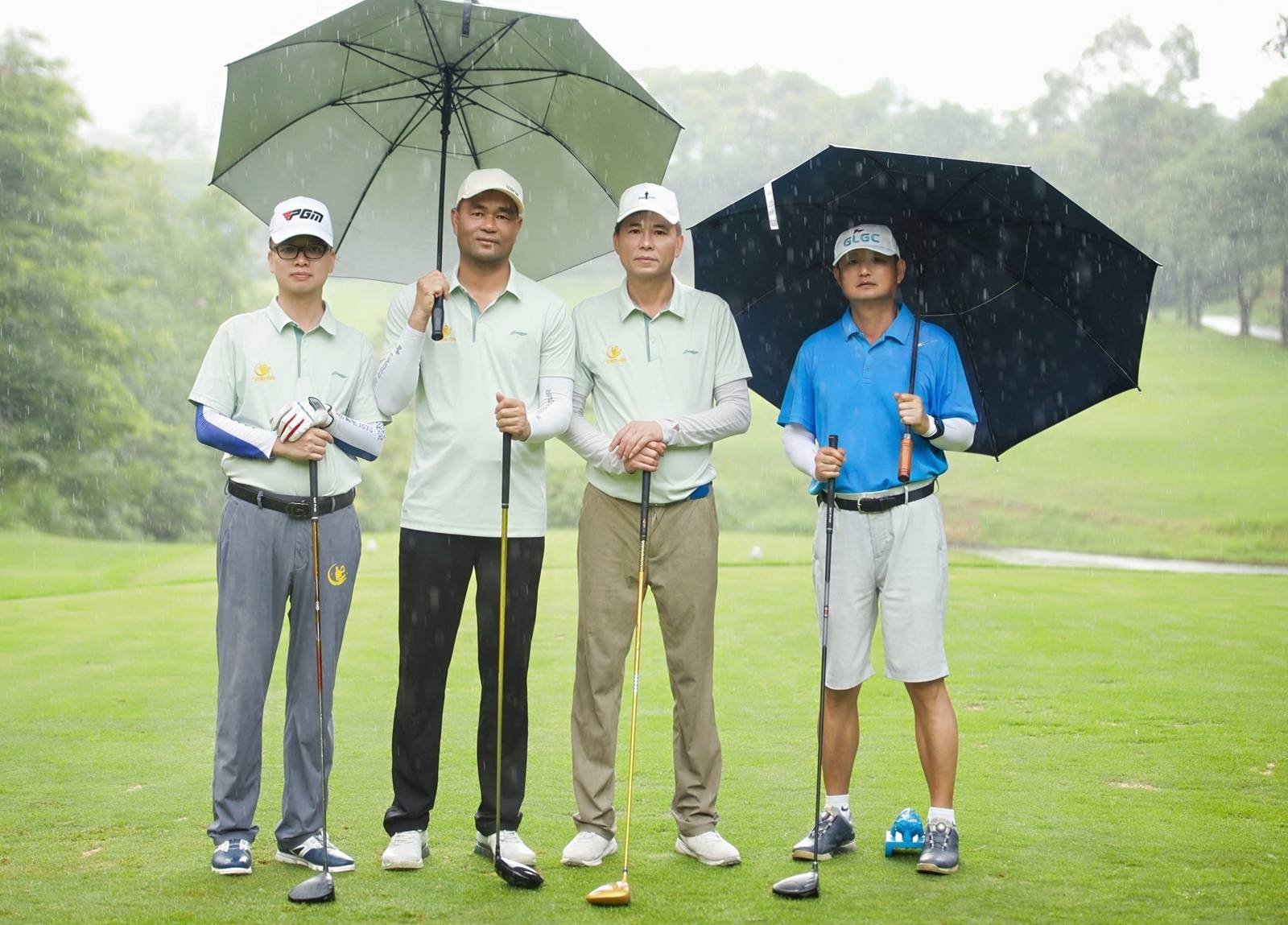 如何申请到皇冠信用网
_欧亚高尔夫球总会领导莅邕暨广西龙高尔夫球队联谊赛