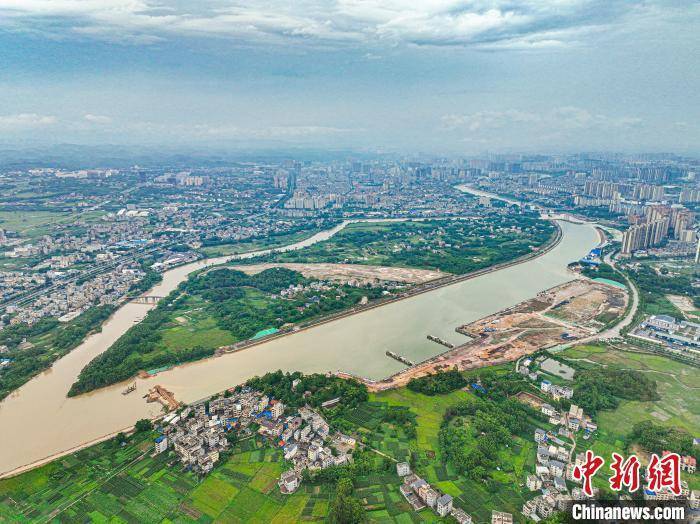 皇冠信用网会员账号
_广西最大水上服务区——平陆运河钦州水上综合服务区实现通水