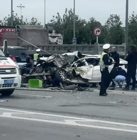 皇冠信用网
_一家五口遇车祸致夫妻双亡皇冠信用网
,醉驾司机一审获刑3年半 受害者家属:刑事申诉已获受理