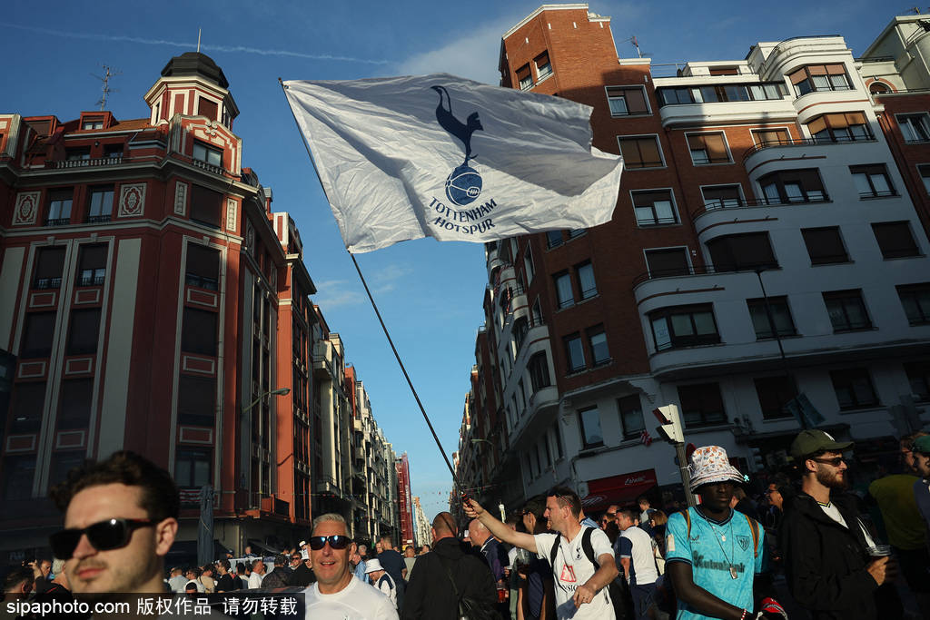 皇冠信用网会员开户
_费迪南德怒了!曼联欧联决赛丢球真凶曝光皇冠信用网会员开户
,卢克肖“背锅”?不,是他!