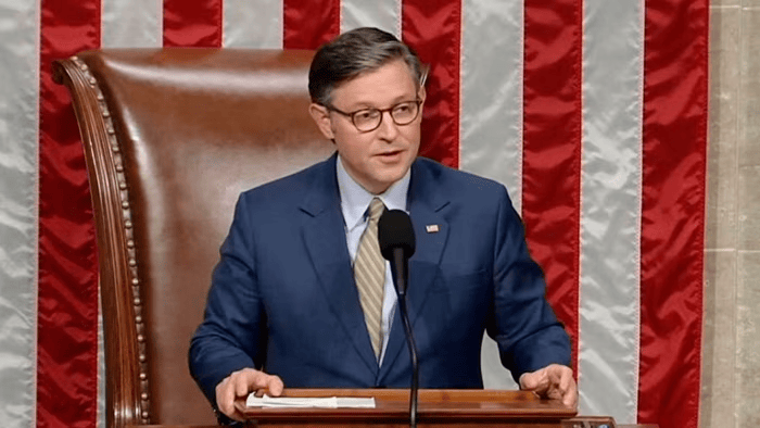 皇冠信用网申请
_215:214!特朗普税改法案在众议院通过!黄金跳水皇冠信用网申请
,国际油价下跌,美股巨震,英伟达“亲儿子”股价再创新高