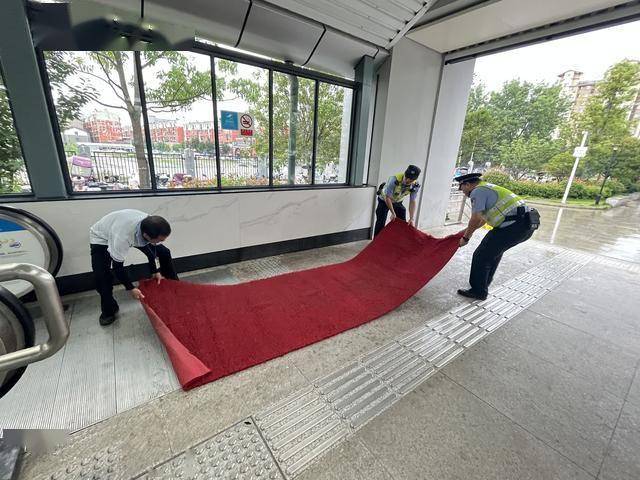 怎么弄皇冠信用网
_“雨像泼下来的”怎么弄皇冠信用网
,武汉再次经受住暴雨考验
