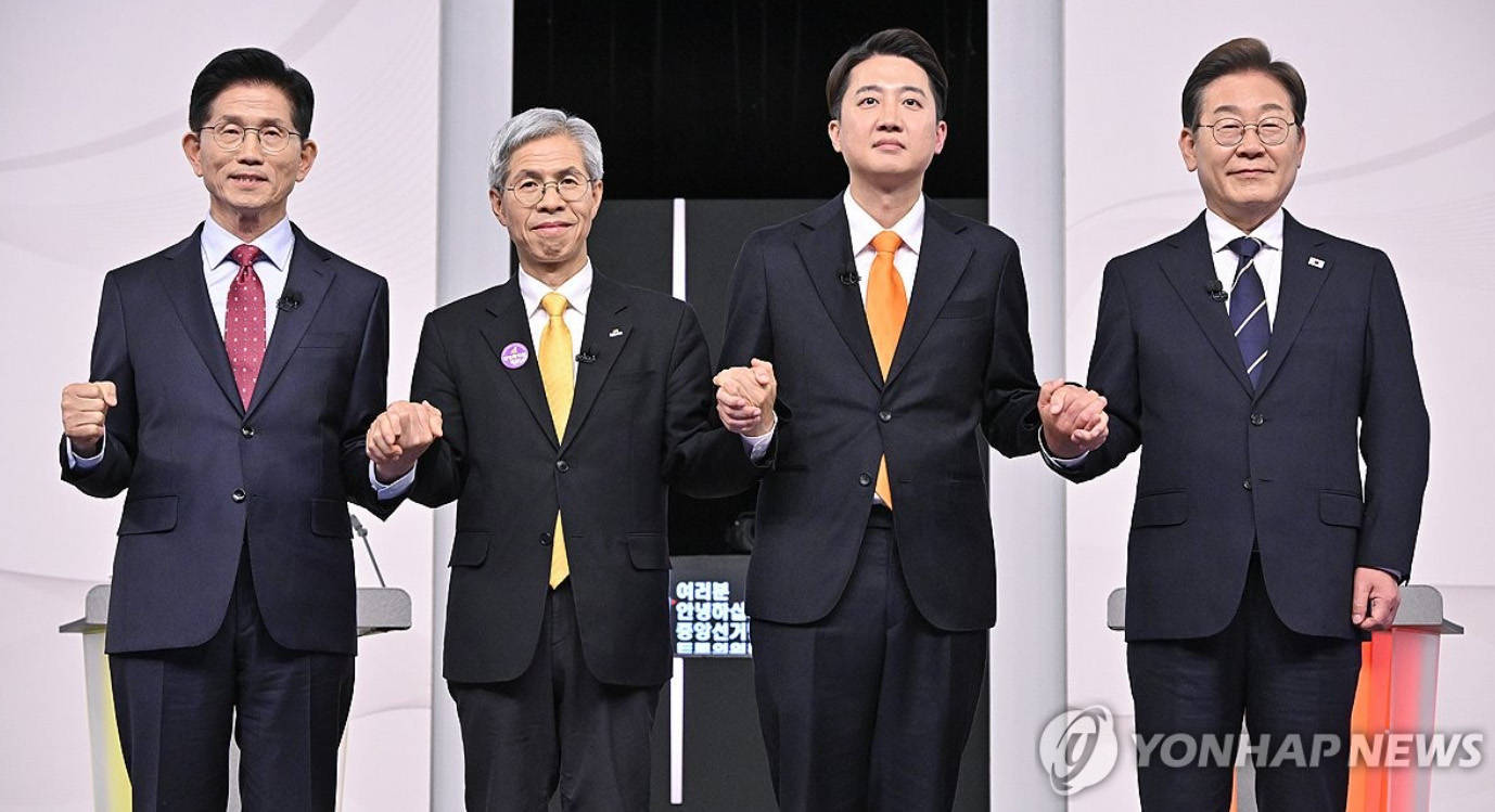 怎么申请皇冠信用网
_韩国大选临近怎么申请皇冠信用网
,首尔现“滚回中国”反华抗议,中餐馆老板:前所未有