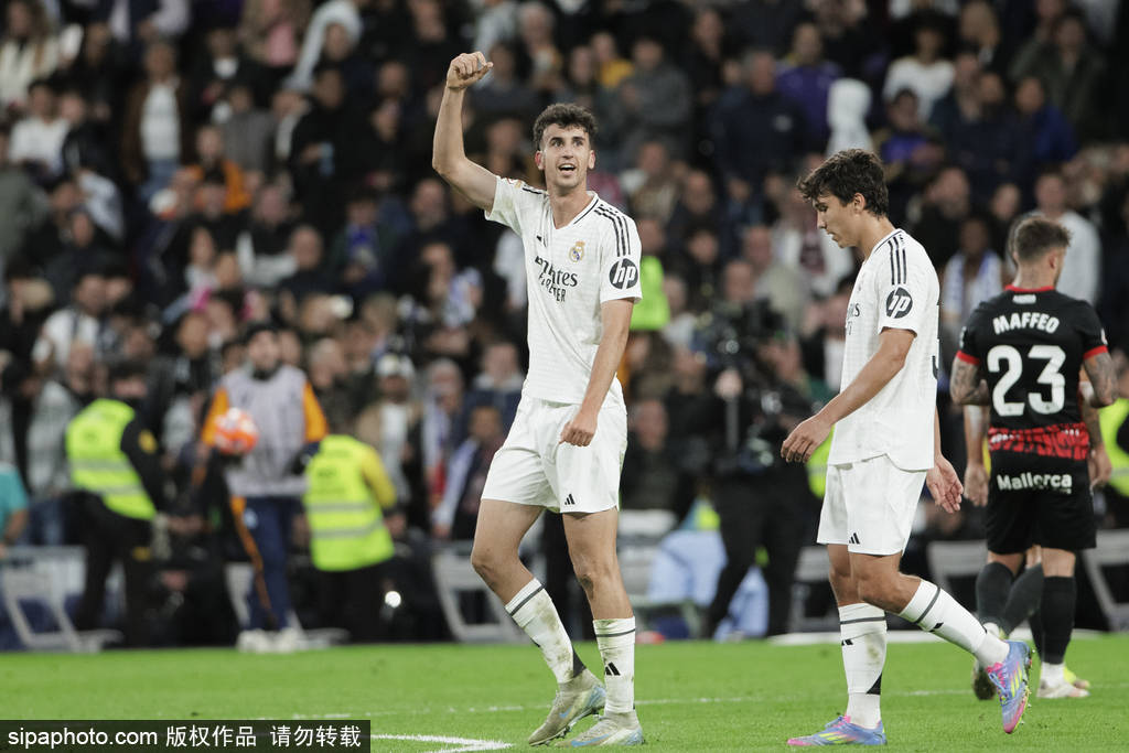 皇冠信用網代理_皇马2-0夜:姆巴佩双响!魔笛、安帅、巴斯克斯伯纳乌洒泪告别皇冠信用網代理,传奇落幕谁扛旗?