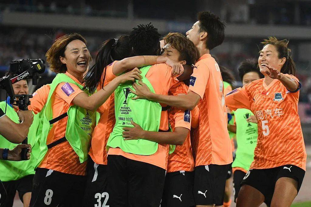 皇冠信用怎么租
_亚洲之巅!武汉女足皇冠信用怎么租
,捧起首座亚冠金杯!