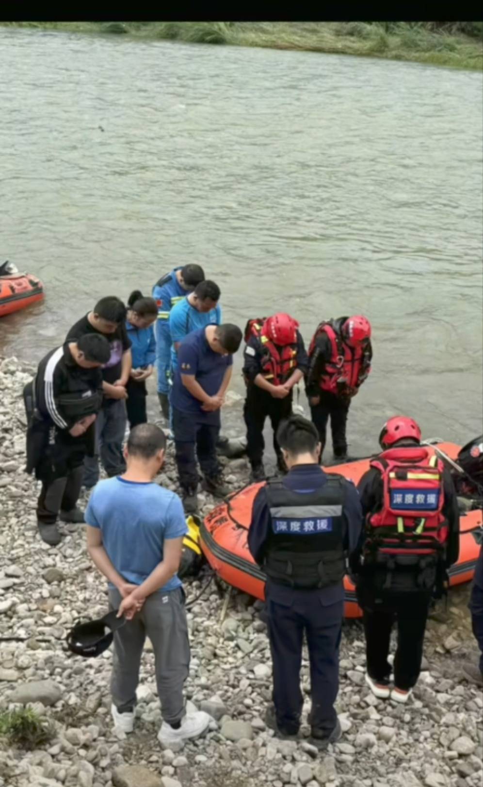 皇冠信用网代理注册
_女救援队员划桨板时为救落水儿子遇难皇冠信用网代理注册
,队友:被暗河漩涡吸走,本职工作是教师