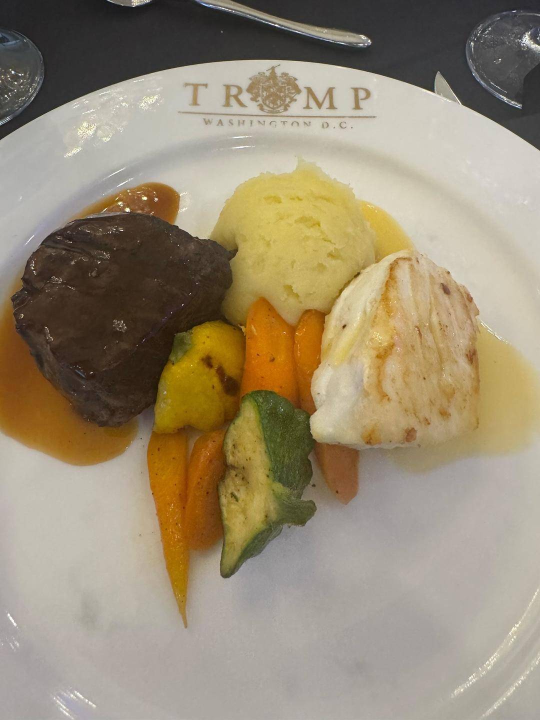 皇冠登3代理申请
_220位宾客人均花178万美元买币皇冠登3代理申请
,出席特朗普晚宴后多人吐槽:不如廉价航空餐