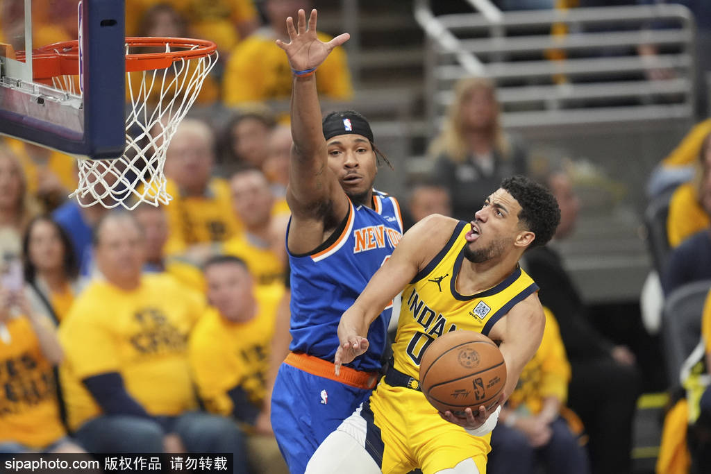 皇冠信用盘登2登3
_哈利伯顿32+15+12 步行者再胜尼克斯总分3-1