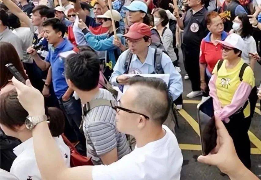 皇冠开户网址_两岸统一后皇冠开户网址,清算“台独分子”名单中,最顽固的是谁?大陆已做好打算