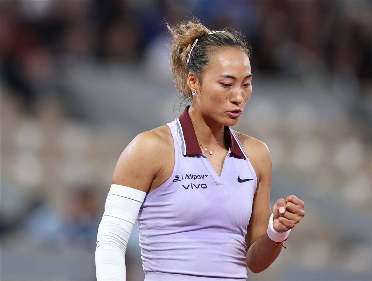 皇冠信用网怎么代理
_郑钦文晋级法网32强皇冠信用网怎么代理
,即时排名升至第五,下轮将战加拿大18岁奇才姆博科