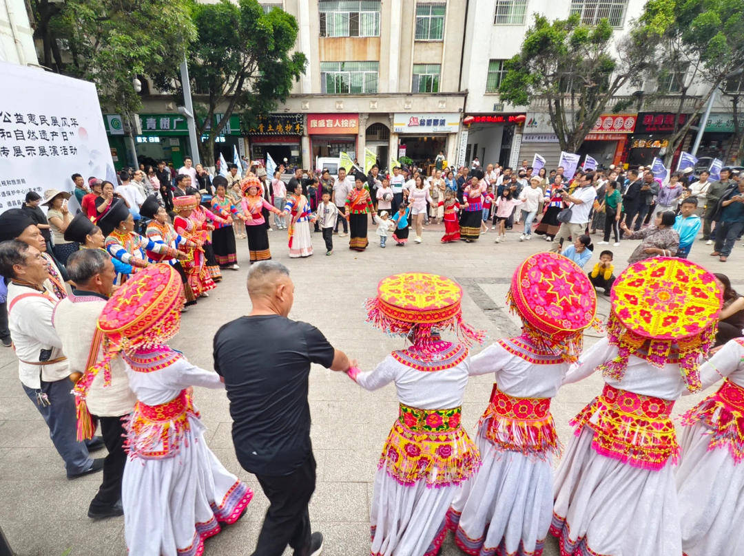 皇冠信用盘怎么开通
_端午药市摆皇冠信用盘怎么开通
了3公里 四川德昌2025年端午民俗文化寻味活动启幕