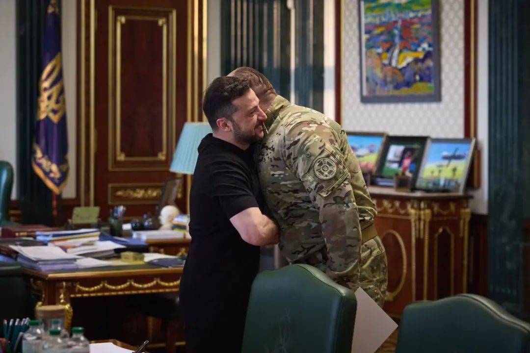 皇冠信用盘如何开户
_乌克兰最大胆无人机攻击皇冠信用盘如何开户
,预示着人类一个可怕的未来!