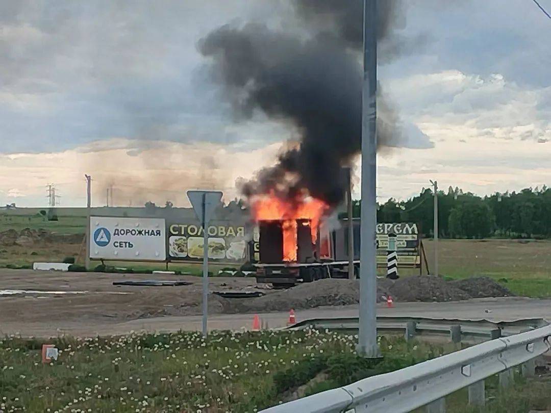 皇冠信用盘如何开户
_乌克兰最大胆无人机攻击皇冠信用盘如何开户
,预示着人类一个可怕的未来!