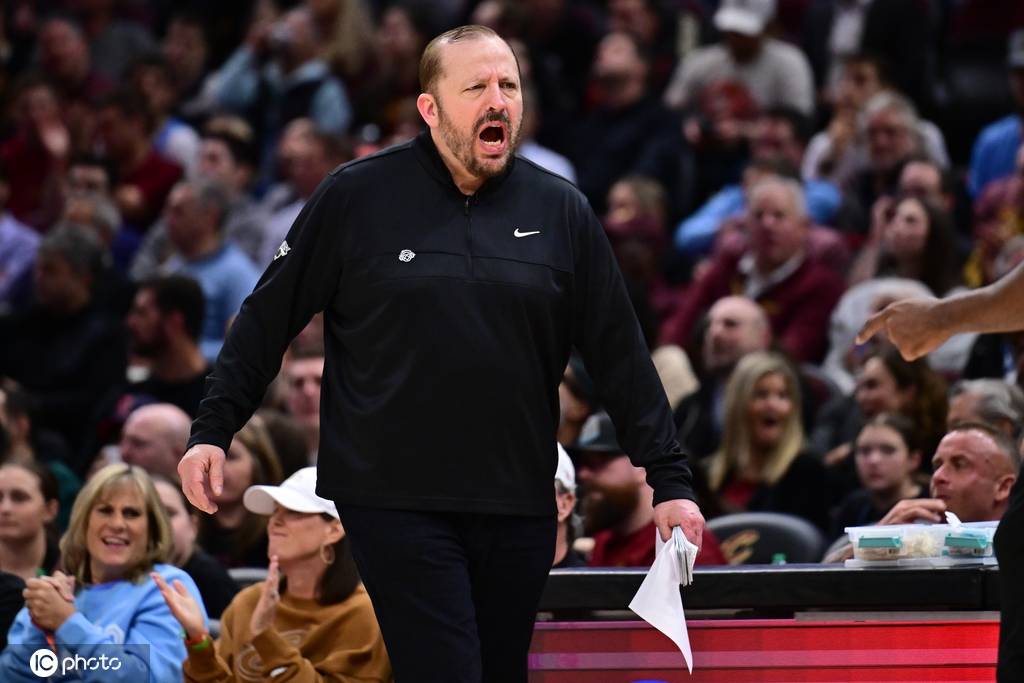 皇冠信用网开户
_锡伯杜下课究竟冤不冤皇冠信用网开户
?铁血篮球成就他也害了他