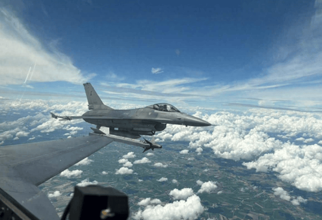 皇冠体育App下载
_乌克兰F-16 MLU战斗机失落:陈旧机型难敌俄罗斯皇冠体育App下载
,西方武器援助成累赘!